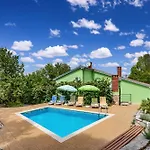 Σπίτι διακοπών Kika, A New, Modern And Romantic With A Pool