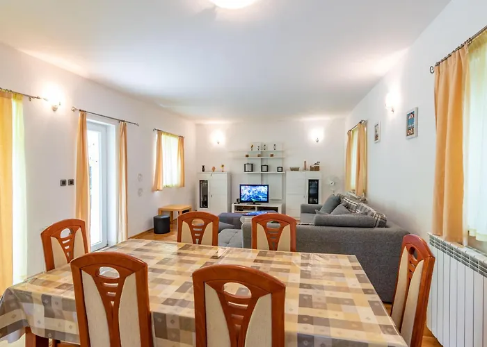 Kika, A New, Modern And Romantic With A Pool *