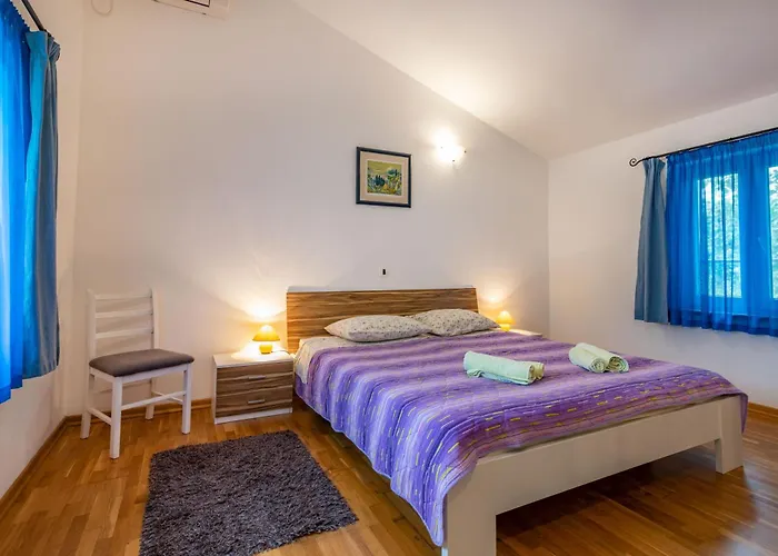 Kika, A New, Modern And Romantic With A Pool Vikendica *