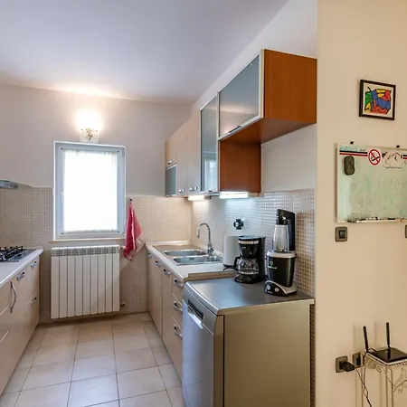 Semesterbostad Kika, A New, Modern And Romantic With A Pool Krapan