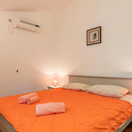 Kika, A New, Modern And Romantic With A Pool Holiday home Krapan