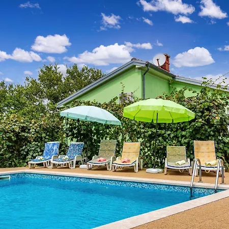 Kika, A New, Modern And Romantic With A Pool * Krapan